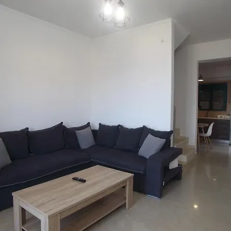 Impeccable 4-bed House In *